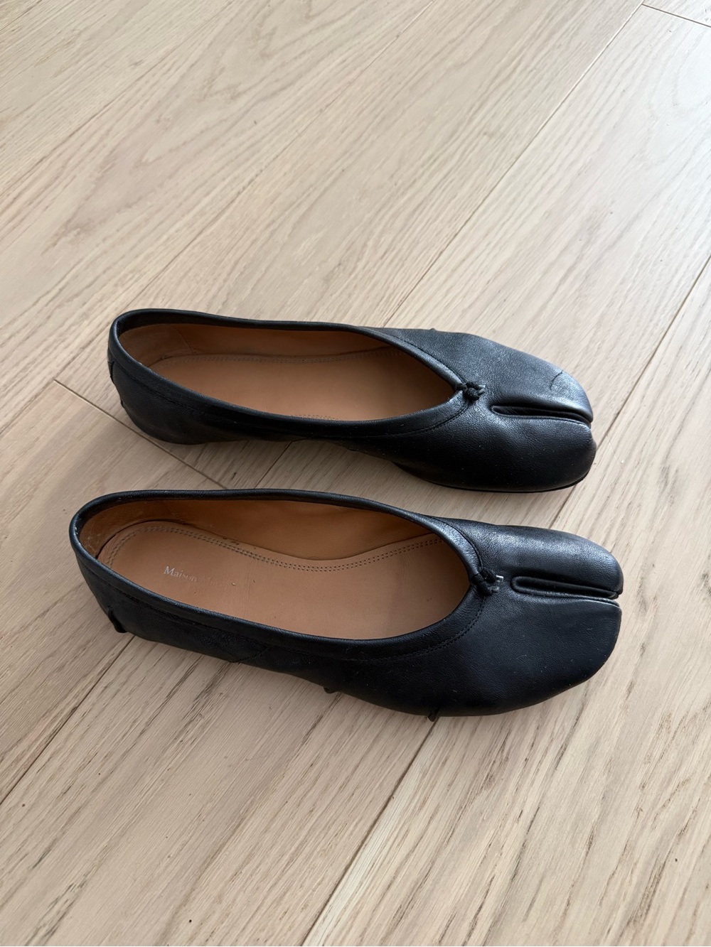 Maison Margiela Tabi Leather Ballerina Flats in Black - Picture 2 of 4
